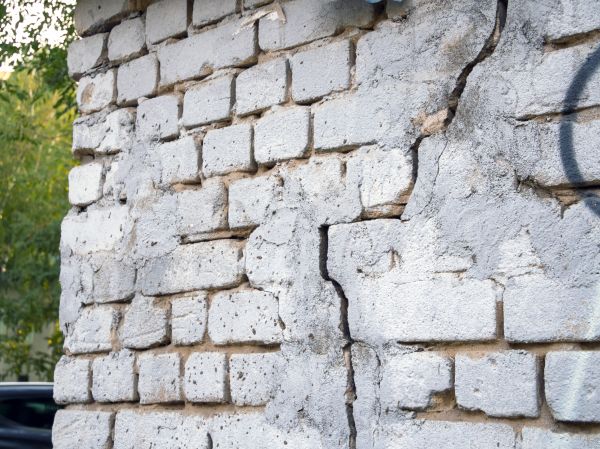 Cracked Brick Wall Repair in Lexington